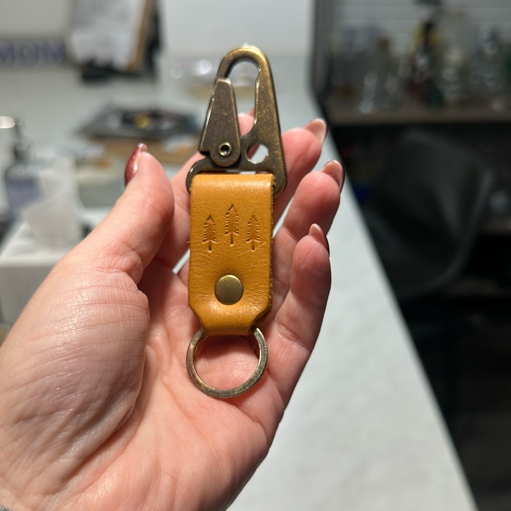 Portland Leather Goods keychain in sunflower. GUC